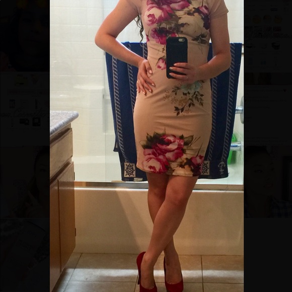 Fashion Magazine Floral Dress - Picture 6 of 6